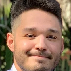 Head shot of Anthonytobar Labanalyst